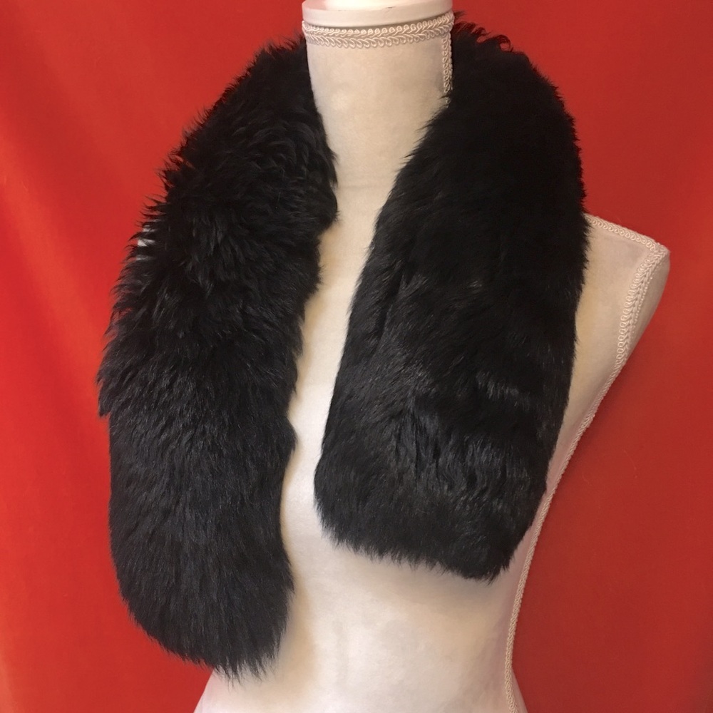 Karl Donoghue genuine sheepskin fur collar scarf black Saks 5th Ave